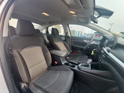 Used 2024 Kia Forte LXS w/ LXS Technology Package FWD image 23