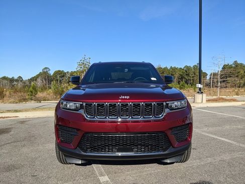 New 2025 Jeep Grand Cherokee Laredo image 15