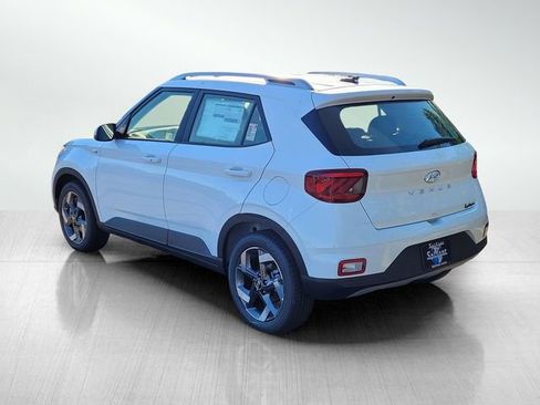 New 2025 Hyundai Venue SEL image 8