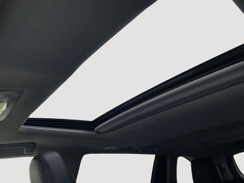 Used 2018 Toyota Highlander Limited AWD/4WD image 5