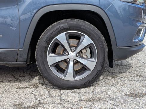 Certified 2019 Jeep Cherokee Limited image 28