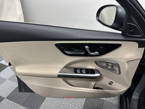 Used 2025 Mercedes-Benz C 300 4MATIC Sedan image 15