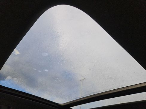 Used 2025 Chevrolet Traverse Z71 image 16