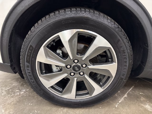 Used 2023 Ford Escape Platinum w/ Premium Technology Package AWD/4WD image 16