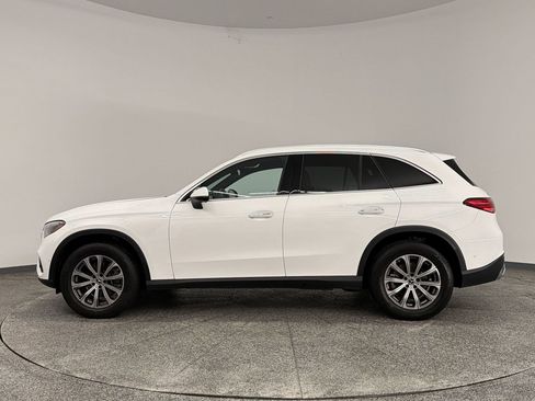 Used 2024 Mercedes-Benz GLC 300 image 2