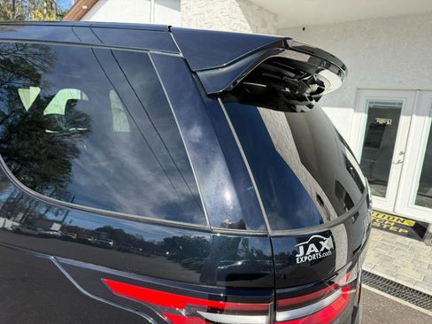 Used 2017 Land Rover Discovery HSE Luxury image 8