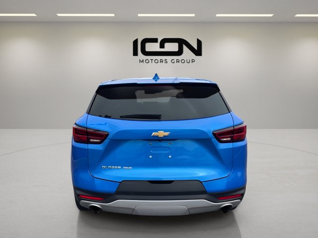 Used 2025 Chevrolet Blazer LT AWD/4WD image 3