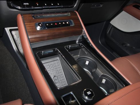 New 2026 Lincoln Aviator Reserve AWD/4WD image 15