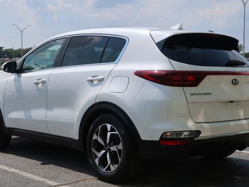 Used 2022 Kia Sportage LX image 12