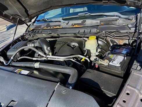 Used 2018 RAM 1500 Laramie Longhorn image 31