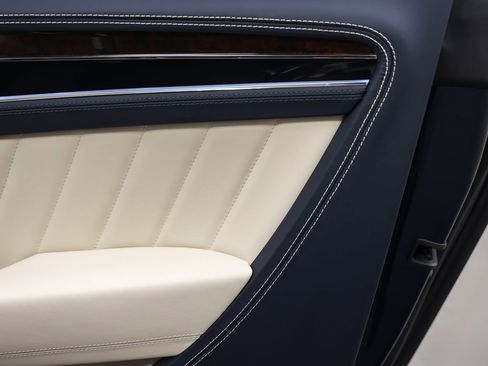 Used 2024 Bentley Continental GT image 28