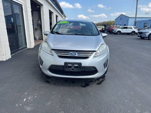 Used 2012 Ford Fiesta SE image 3