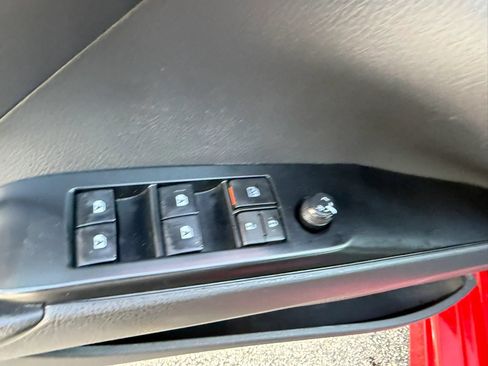 Used 2020 Toyota Camry SE w/ Convenience Package FWD image 13