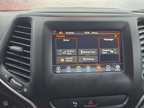 Used 2020 Jeep Cherokee Latitude Plus w/ Cold Weather Group image 28