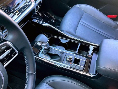 Used 2023 Kia Sorento SX image 13