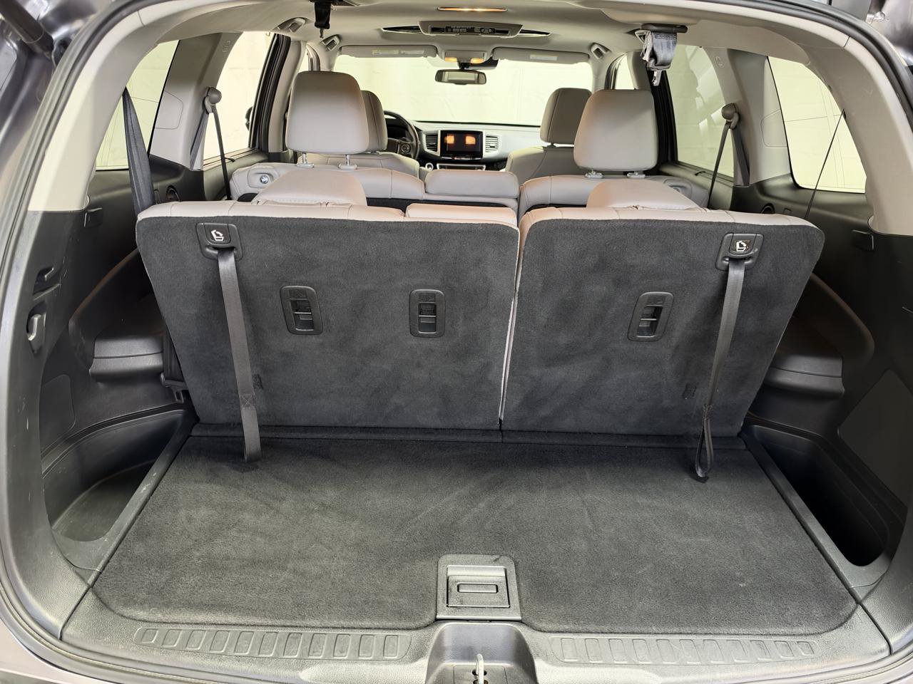 Used 2016 Honda Pilot Touring image 14