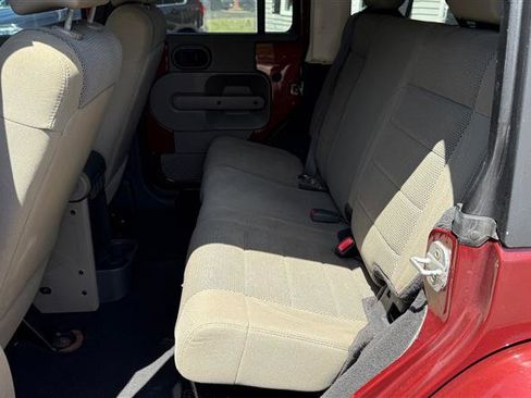 Used 2007 Jeep Wrangler Unlimited Sahara w/ Trailer Tow Group image 13