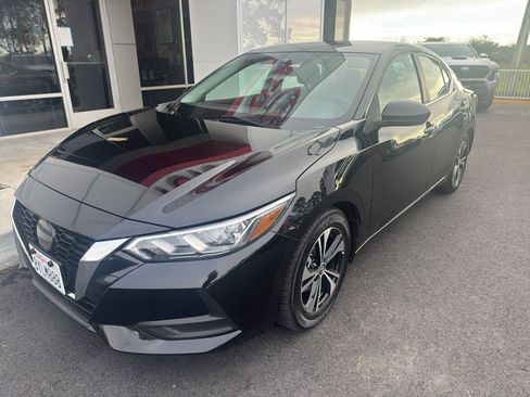 Used 2022 Nissan Sentra SV image 2