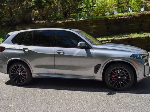 Used 2024 BMW X5 sDrive40i w/ M Sport Package RWD image 10