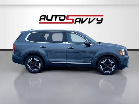 Used 2023 Kia Telluride S image 8