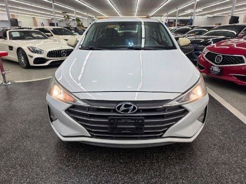 Used 2019 Hyundai Elantra SEL w/ Cargo Package FWD image 3
