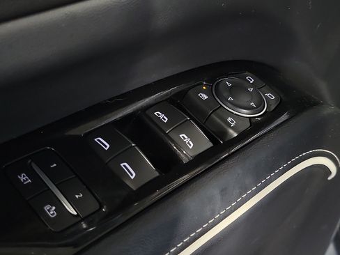 Used 2024 Cadillac Escalade Sport AWD/4WD image 16