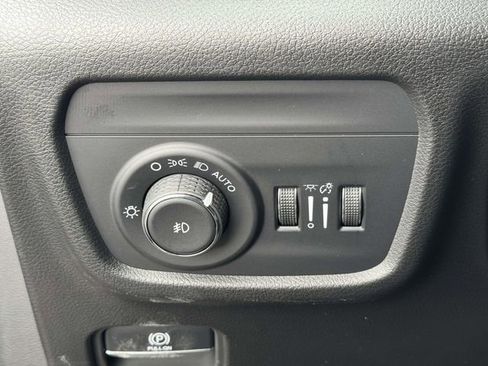 New 2026 Jeep Grand Cherokee Limited AWD/4WD image 9