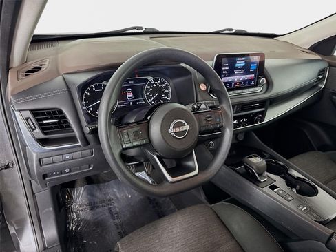 Certified 2023 Nissan Rogue SV FWD image 9