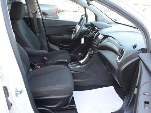 Used 2019 Chevrolet Trax LS w/ Tint and Cruise Package image 8