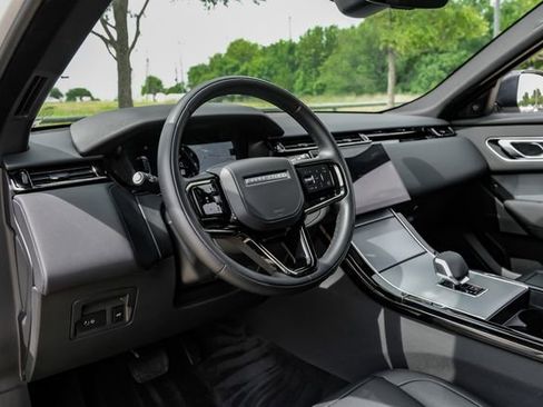 Used 2025 Land Rover Range Rover Velar S AWD/4WD image 2