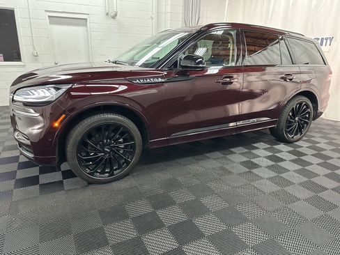 Used 2023 Lincoln Aviator Reserve w/ Equipment Group 201A AWD/4WD image 5
