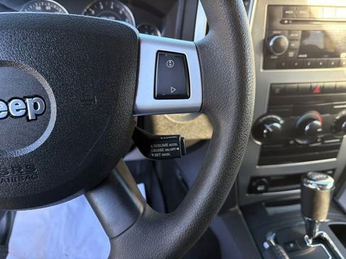 Used 2009 Jeep Grand Cherokee Laredo AWD/4WD image 24