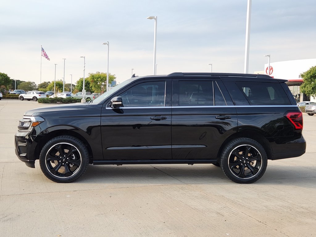 Used 2022 Ford Expedition Limited AWD/4WD image 8
