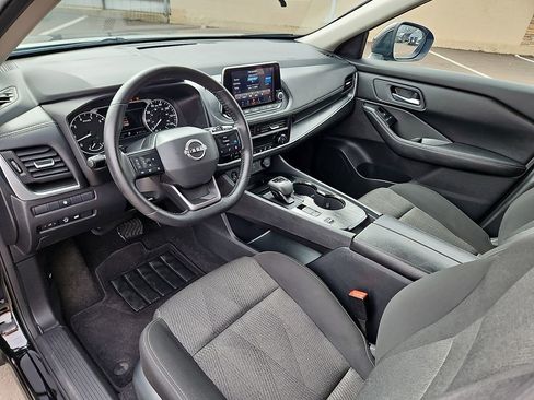 Used 2025 Nissan Rogue SV FWD image 14