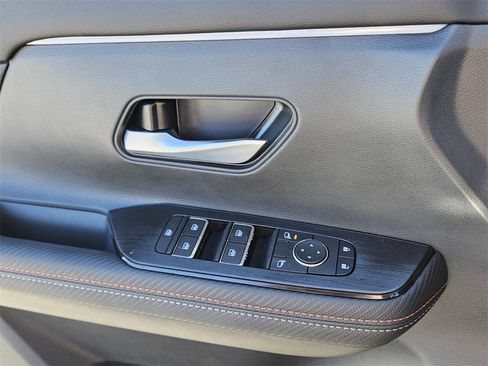 New 2026 Nissan Kicks SR image 31