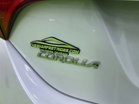 Used 2015 Toyota Corolla LE FWD image 12