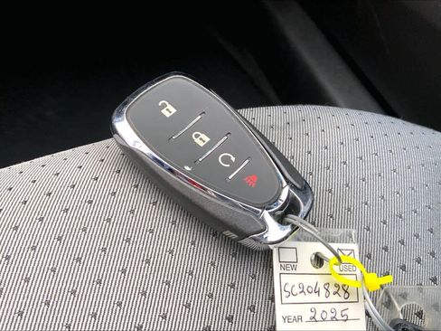 Used 2025 Chevrolet Trax LT image 13