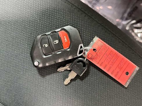 Used 2018 Jeep Wrangler Sport AWD/4WD image 30