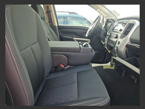 Used 2018 Nissan Titan Platinum Reserve image 21