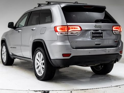 Used 2017 Jeep Grand Cherokee Limited w/ Luxury Group II AWD/4WD image 3