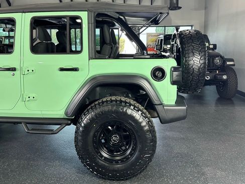 Used 2021 Jeep Wrangler Unlimited Sport image 18