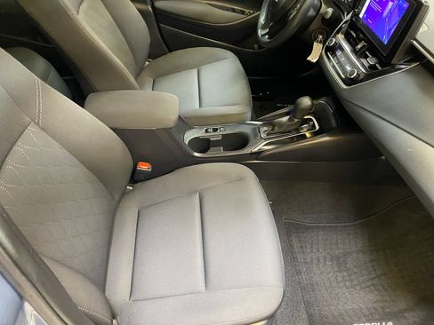 Used 2025 Toyota Corolla LE FWD image 24