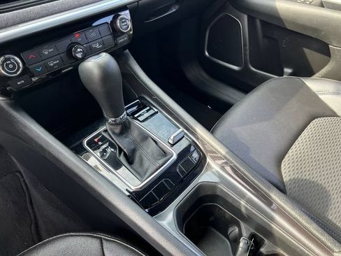 Used 2024 Jeep Compass Latitude AWD/4WD image 21