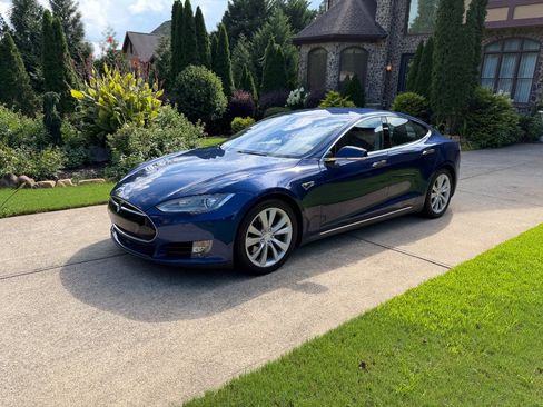 Used 2015 Tesla Model S 70D AWD/4WD image 2