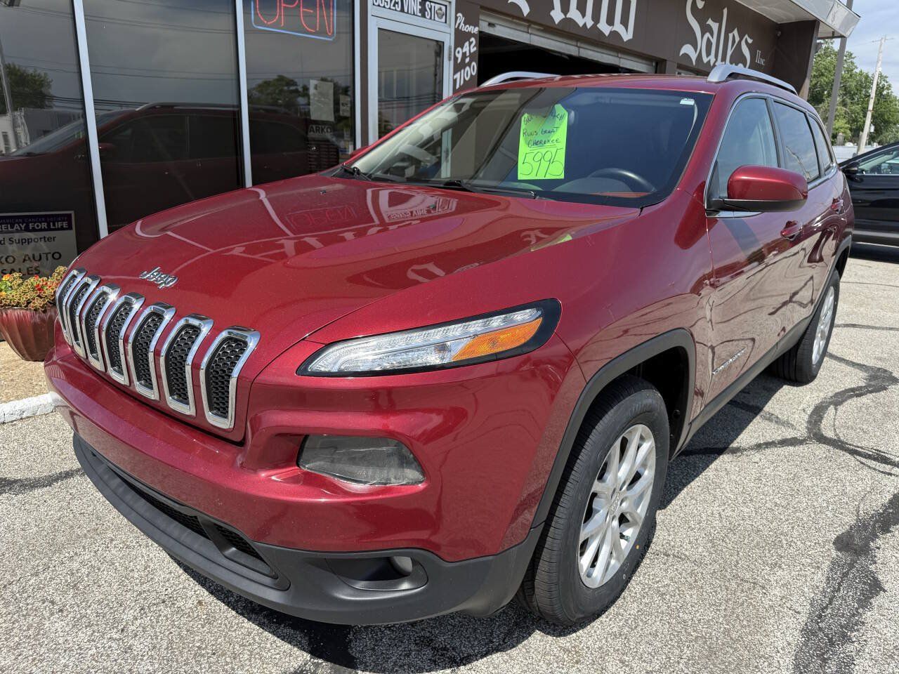 Used 2014 Jeep Cherokee Latitude w/ Cold Weather Group AWD/4WD image 1