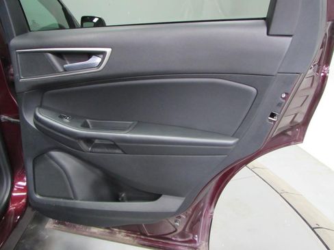 Used 2024 Ford Edge SEL AWD/4WD image 18