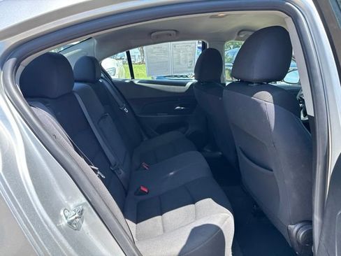Used 2016 Chevrolet Cruze LT FWD image 12