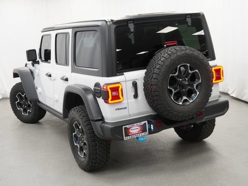 Used 2022 Jeep Wrangler Unlimited Rubicon 4xe w/ Dual Top Group AWD/4WD image 12