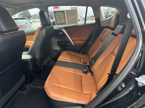 Used 2017 Toyota RAV4 Limited image 16