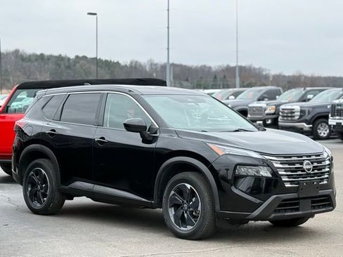 Used 2024 Nissan Rogue SV image 35